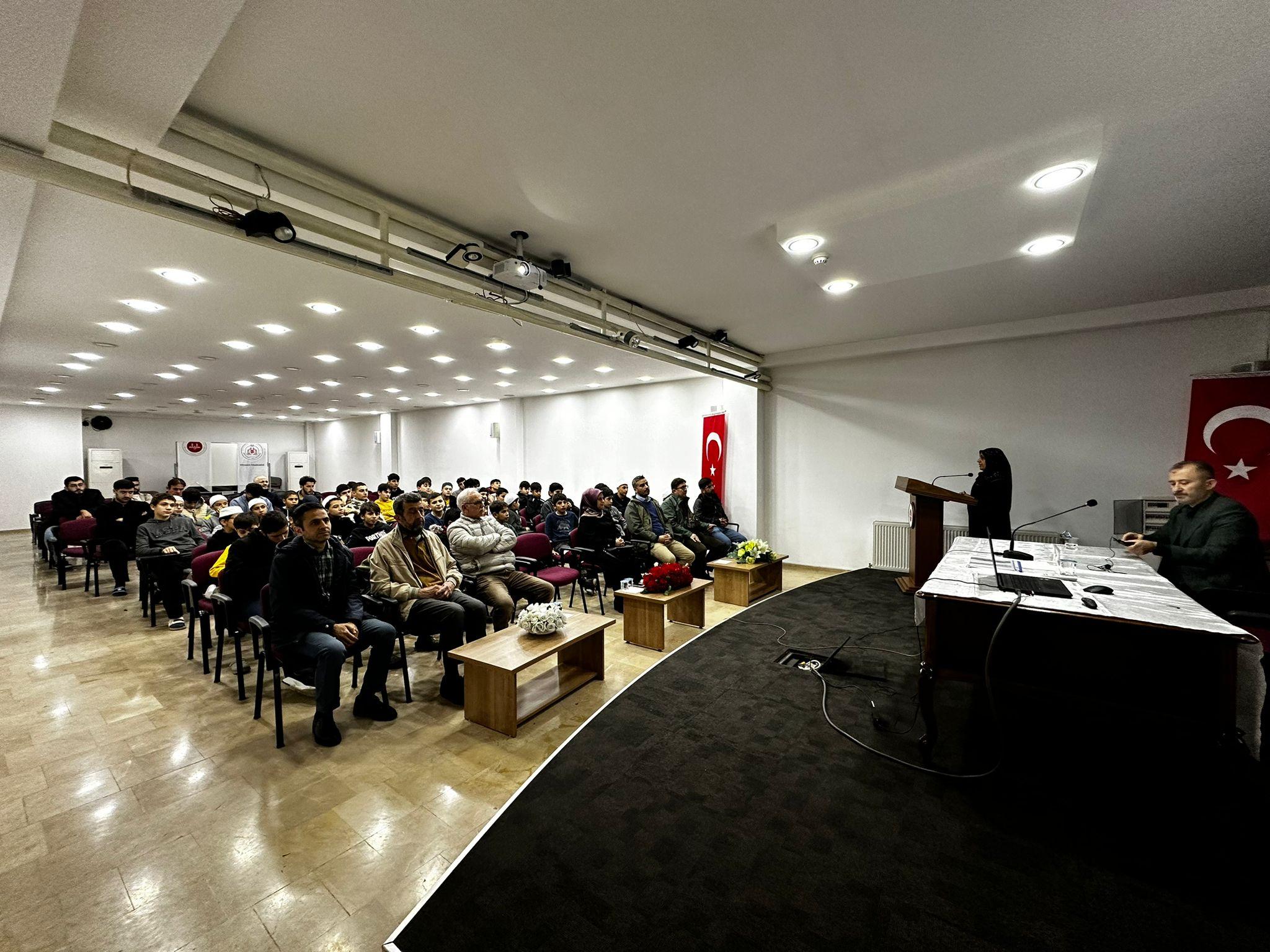Vazgeçilmez Davamız Filistin Seminerinde Öğrencilerimizle Birlikte Olduk.